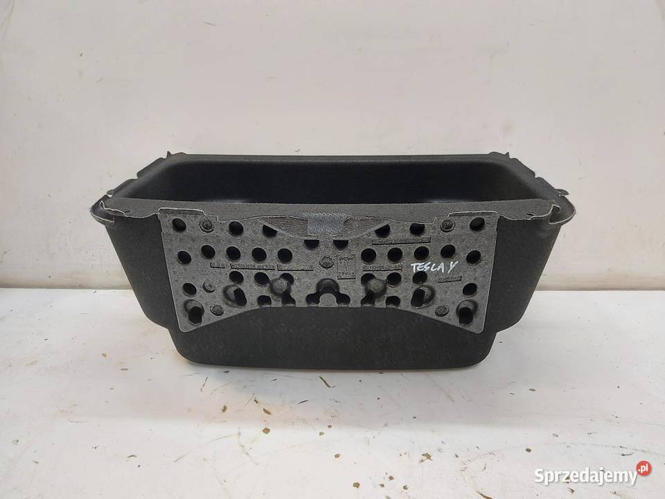 TESLA MODEL Y 2024r WANNA SCHOWEK KUFER