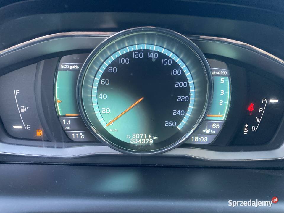 Volvo XC60 24 RDesign 240 automatyczna Oleśnica Mała