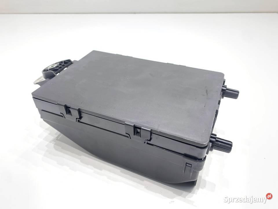 SKRZYNKA BEZPIECZNIKÓW VOLVO S90 II 31682732