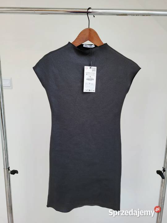 Czarna sukienka z dzianiny stretch z wiskozą czarny Liszki