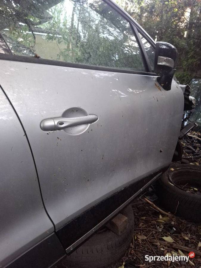 Clio IV drzwi przednie prawe srebrne osobowe śląskie Częstochowa