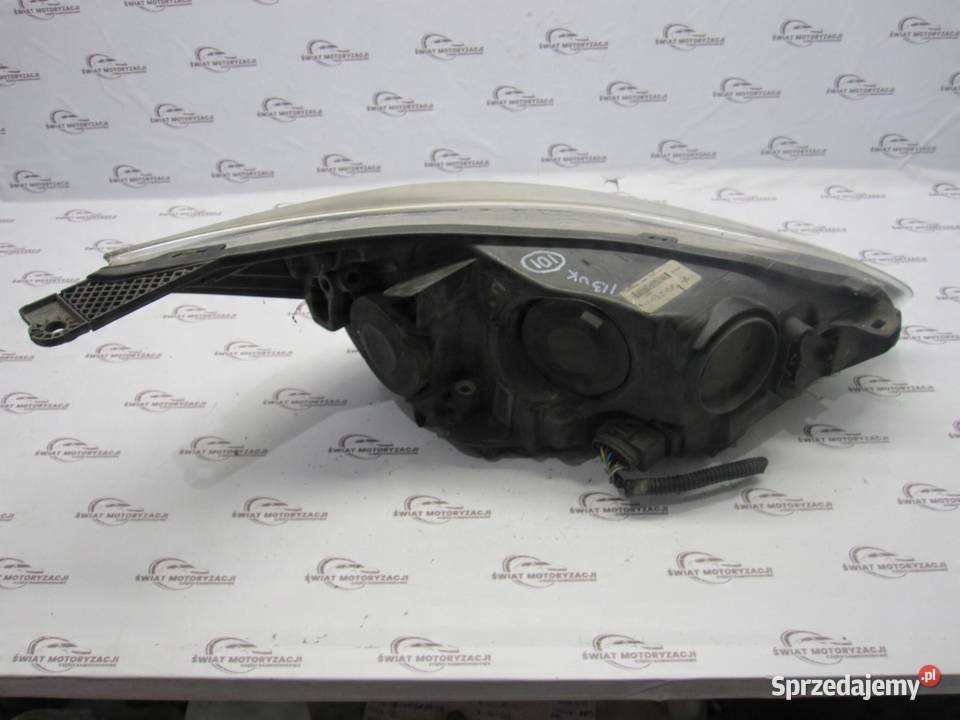 FORD FOCUS MK3 III 13r lampa lewa przód