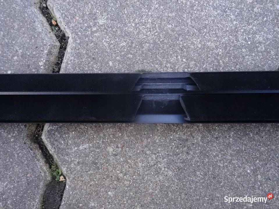 51357404032 BMW G30 F90 LISTWA ZGARNIAJACA PRAWA osobowe Przemęt
