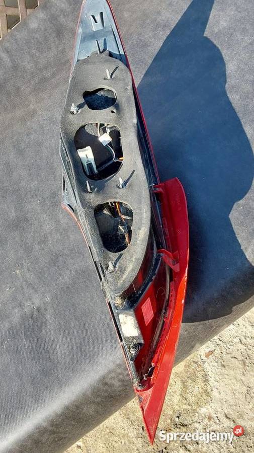 Hunday genesis coupe lampa tylna LEWA 2009