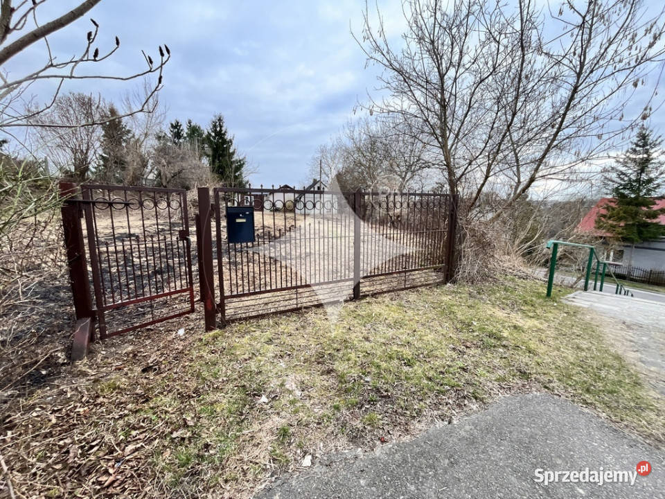 Widokowa działka z domem w centrum Hrubieszowa cegła