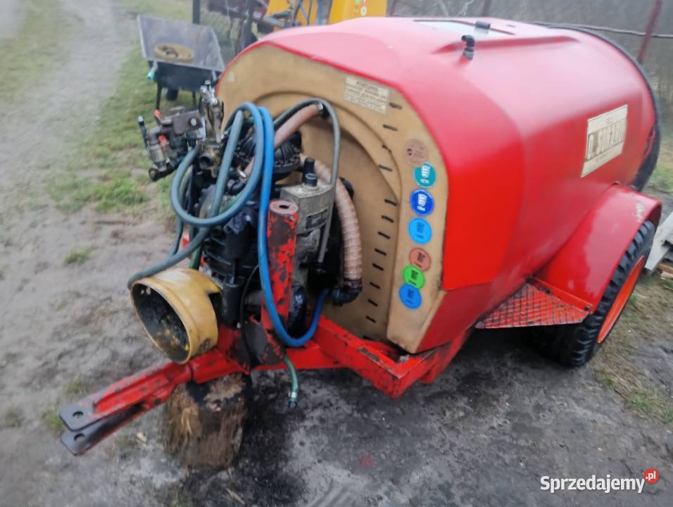 Opryskiwacz sadowniczy włoski 1600L