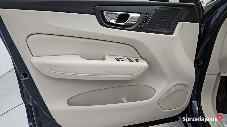 Volvo XC 60 B5 B AWD Plus Bright aut Z Polskiego nieuszkodzony sprzedam