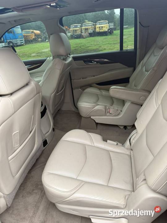 Cadilac Escalade Premium IV 2016 7 osób ESV 165 6200cm3 Prądocin