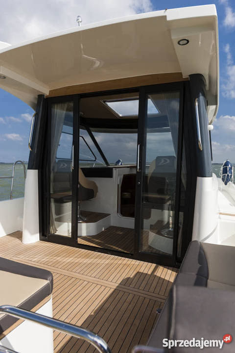 Nautika 1100 R jacht z opcją pływania w ślizgu Giżycko