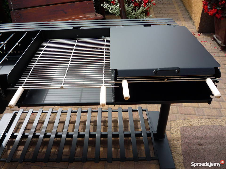 Gastronomiczny grill cateringowy na szaszłyki Damasławek