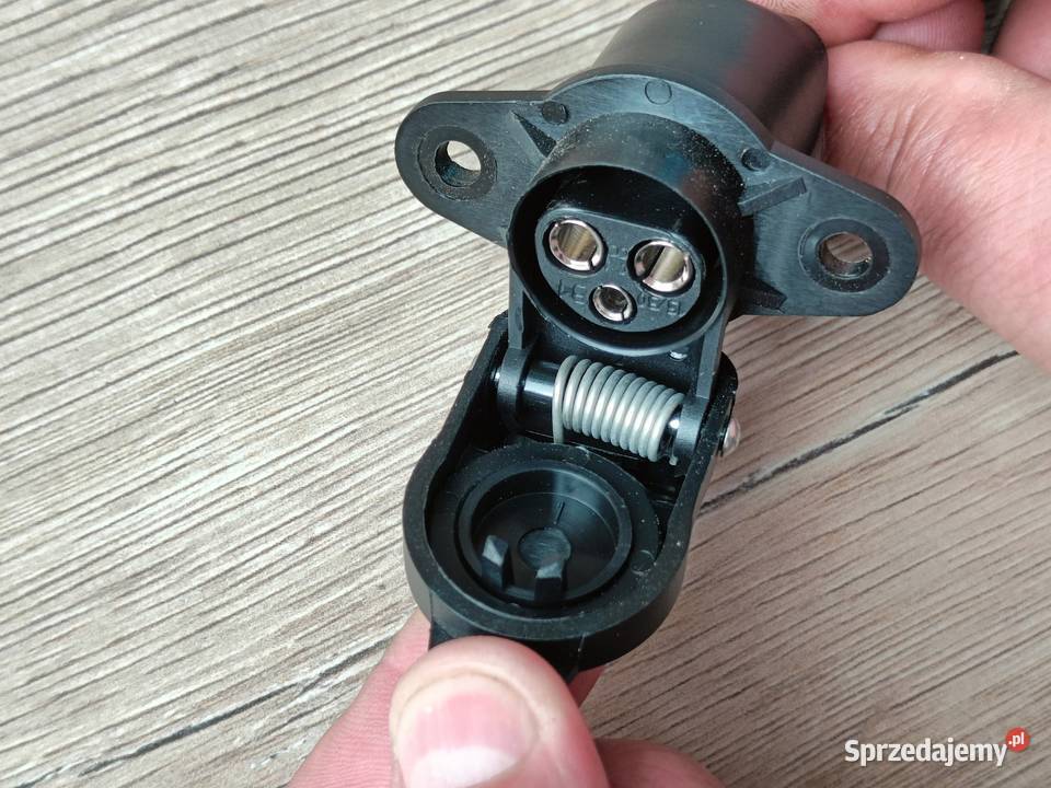 Gniazdo elektryczne 3 pinowe Cobo 22725036100 Biała Podlaska