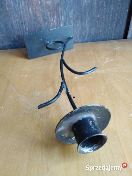 Stary stalowy kuty świecznik PRL starszy Pozostałe śląskie Dąbrowa Górnicza