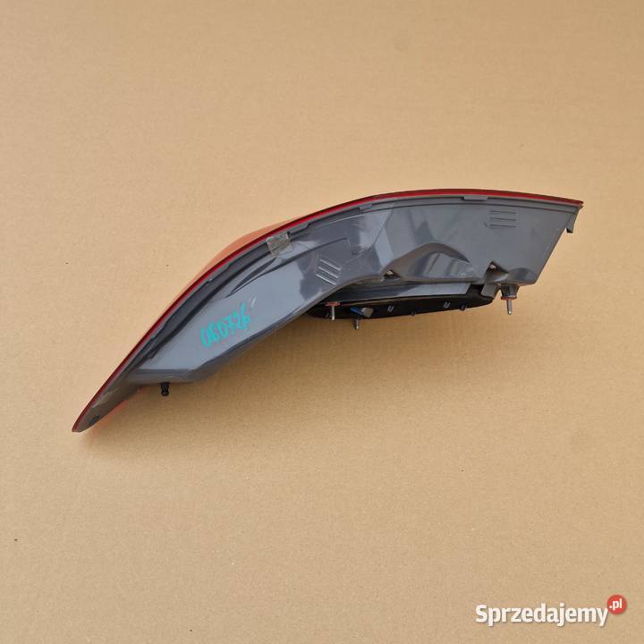 MERCEDES CKLASA W205 SEDAN LAMPA LED TYŁ TYLNA osobowe Bieleń