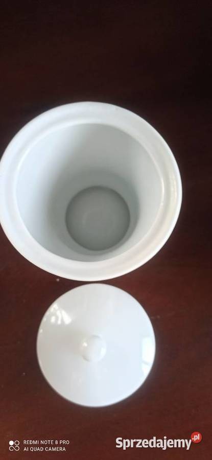 Kubek z różą pojemnik z pokrywką
Biała porcelana pomorskie Gdańsk