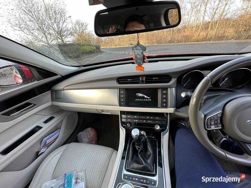 Jaguar XF Prestige 2016 20 Diesel 2000cm3 Olsztyn