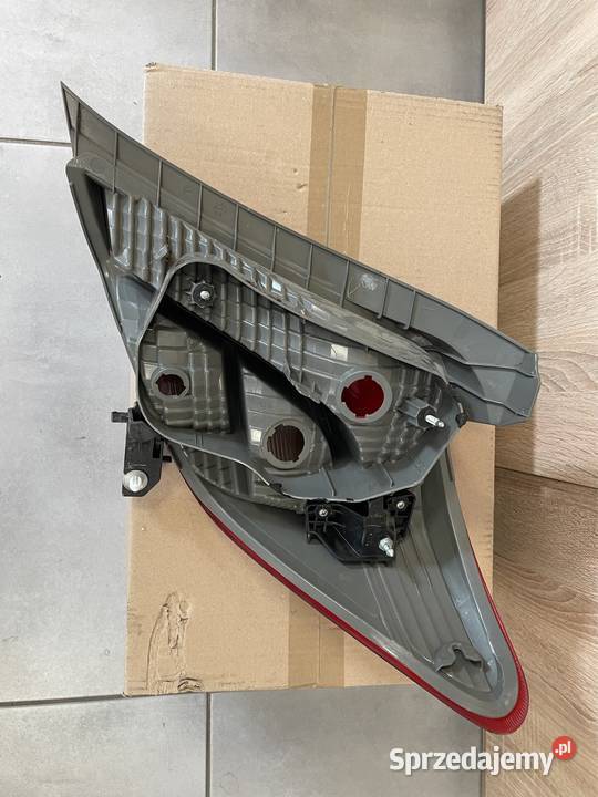 Toyota Yaris III lampa tył lewa Kozubszczyzna sprzedam