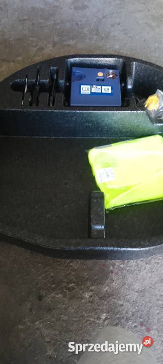 Zestaw naprawczy do koła nieuszkodzony