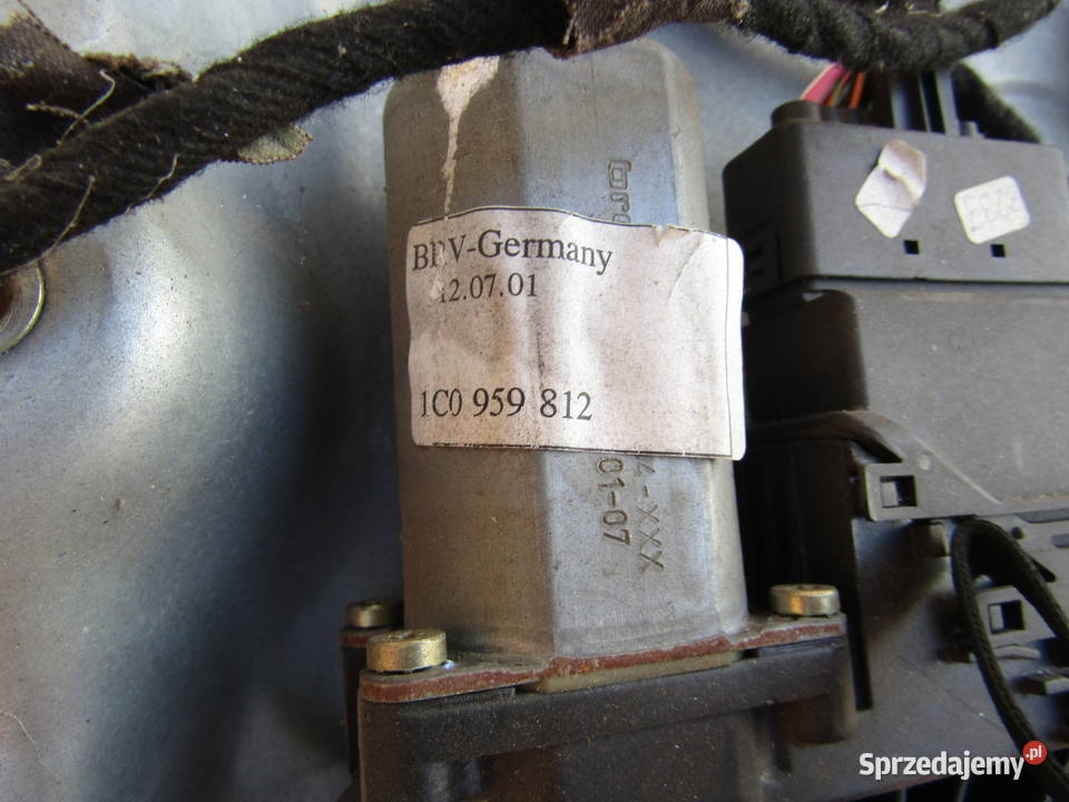MECHANIZM OPUSZCZANIA SZYB TYLNY PRAWY VW PASSAT Mysłaków sprzedam