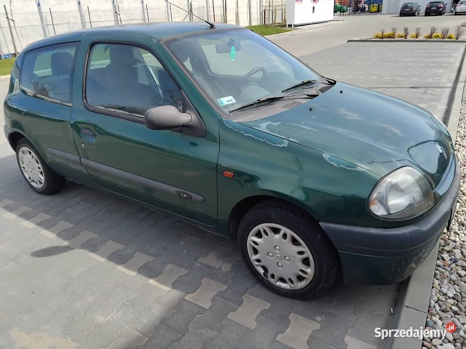 Sprzedam Renault clio 14benzyna sprzedam
