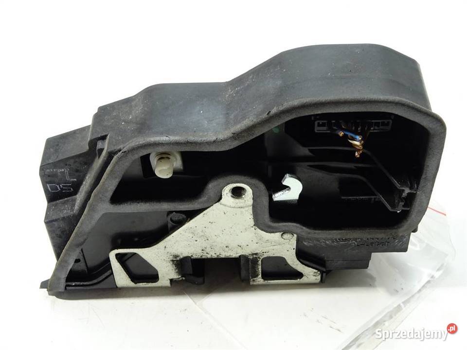 ZAMEK PRZÓD LEWY BMW E83 Kombi 0311
