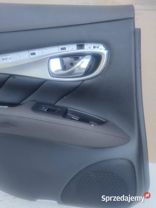 BOCZEK DRZWI LEWY TYL INFINITI M37 829771MA0A osobowe