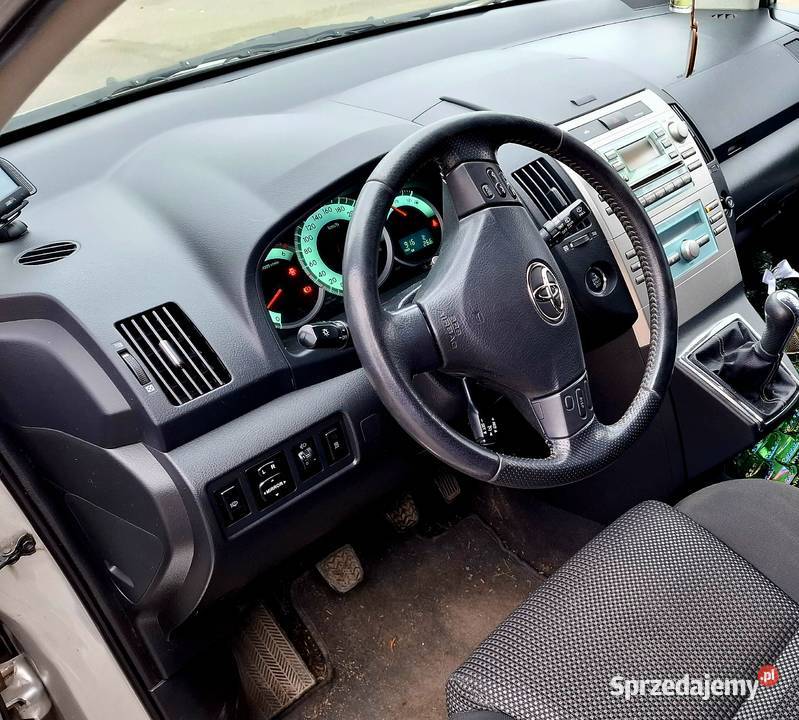 Sprzedam toyotę corolle verso 22 dcat 177 Morawsko