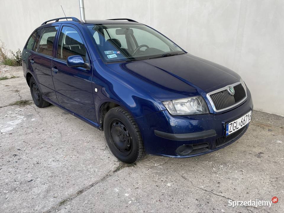 Skoda Fabia Wynajem wypożyczalnia aut kombi zachodniopomorskie Szczecin