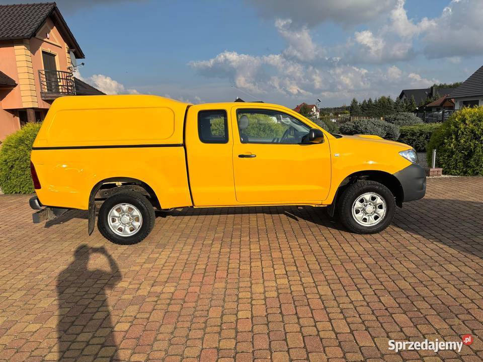Toyota Hilux terenowa 2 osobowa Chojnów