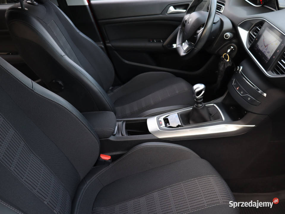 Peugeot 308 12 PureTech nawigacja Bielany Wrocławskie