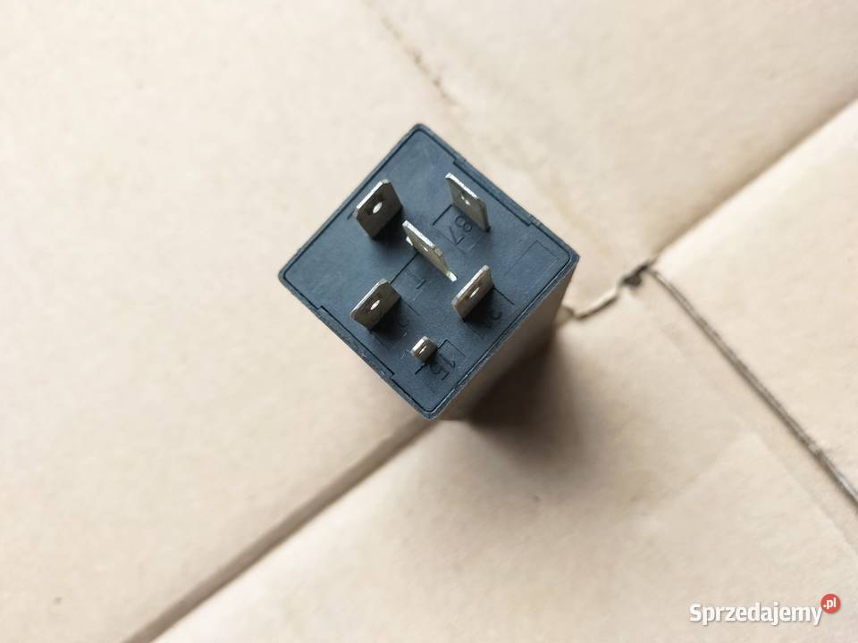 PRZEKAŹNIK 272 443955532C 12V sprzedam