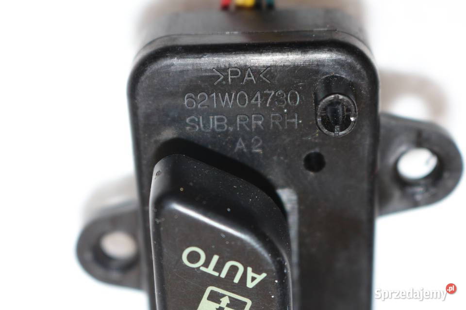 KIA OPIRUS PRZEŁĄCZNIK SZYBY PRAWY TYŁ 621W04730 osobowe Prochowice