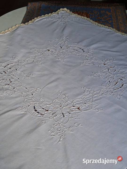 HAFTOWANA SERWETA STOŁOWA W KWADRACIE Piła sprzedam