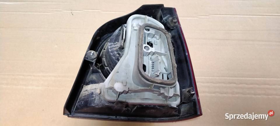 VW POLO IV LIFT 0508 LAMPA LEWY TYŁ Bielsko-Biała