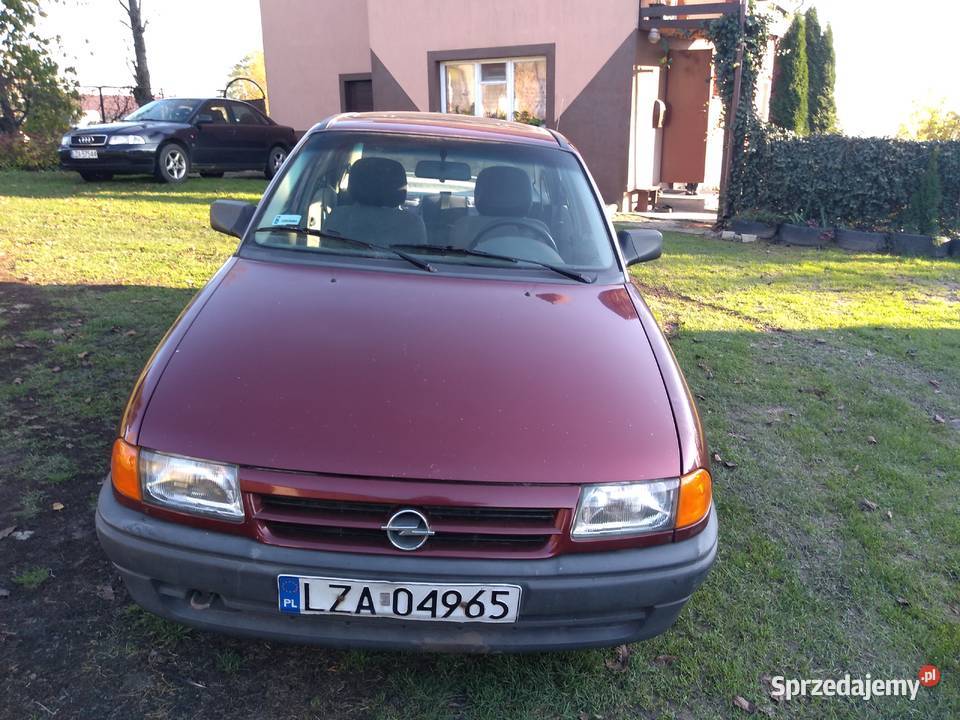 Opel Astra 14 nie uszkodzony Rok produkcji 1994