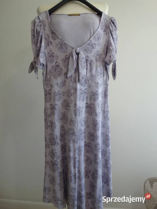 Sukienka Liliowa Kwiatowy Nadruk Rozkloszowana Kwiatki Spódnice i sukienki Łomża