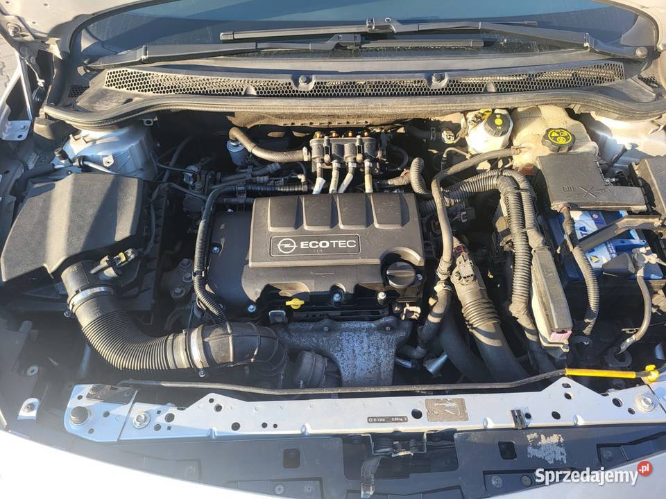 Opel Astra J 14 Turbo 140 Fabryczna instalacja Rok produkcji 2014 sprzedam