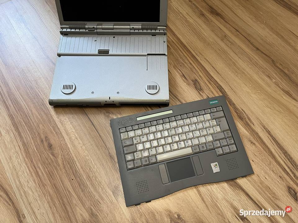 Zabytkowy laptop Siemens Scenic Mobile 800 Brzana