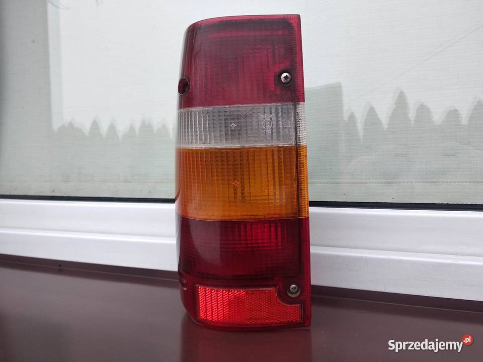 Opel Frontera A lampa tył tylna lewa oprawki Sieradz