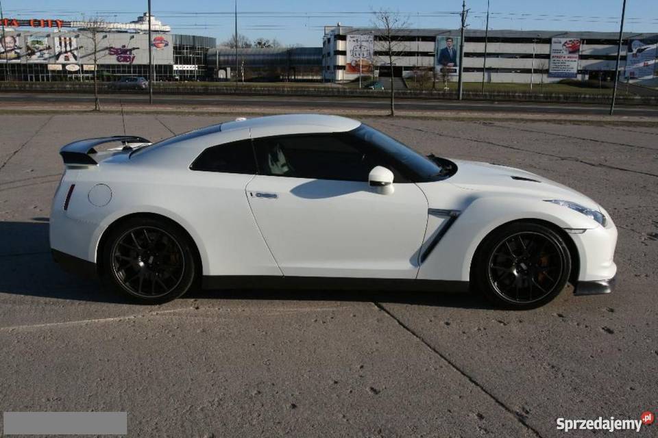 Na sprzedaż nieuszkodzony Nissan GTR bialy centralny zamek mazowieckie Warszawa