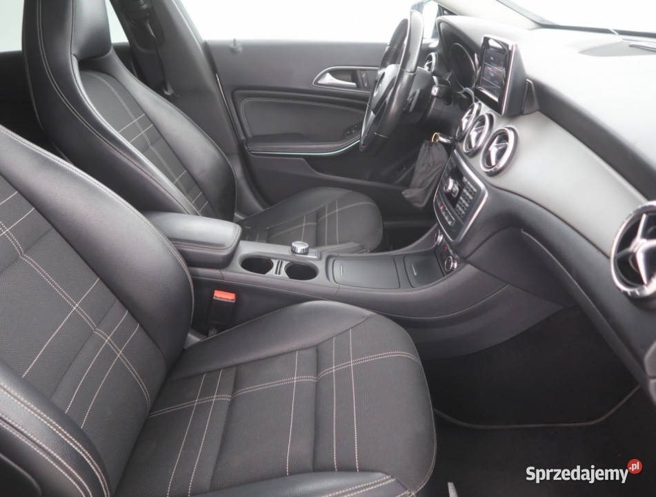 Mercedes CLA 200