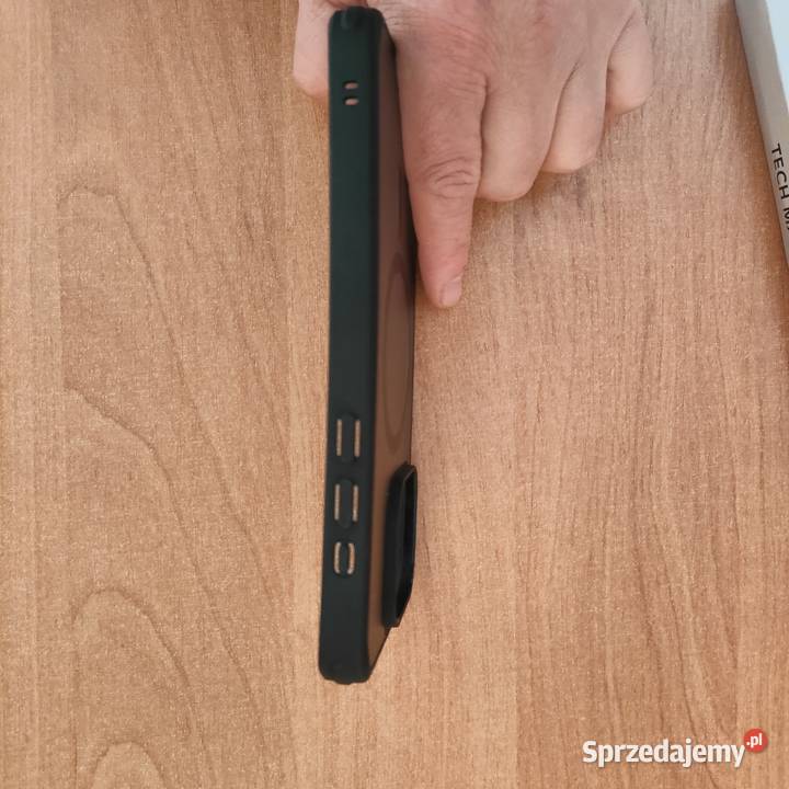 CASE iPhone Pro funkcją magnetycznego ładowania Olsztyn