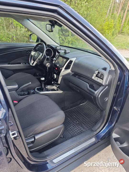 Ssangyong Tivoli 16 eXGi 128 światła LED Drzewica