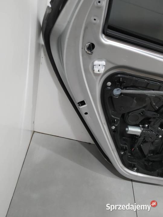 DRZWI LEWE TYŁ 71116 Volvo V40 II 20122019 sprzedam