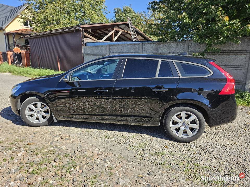 Volvo V60 16TB T4 180 Klimatronik Parktronik lubelskie Prawiedniki