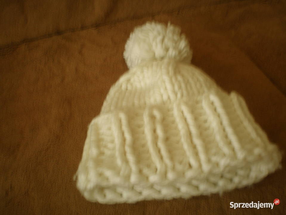 Sprzedam czapkę zimową damską białą używaną Bez wzoru Piekary Śląskie sprzedam