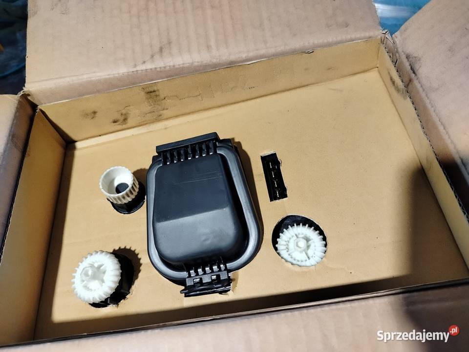 Lampa reflektor prawy Depo do Seat osobowe Legnica