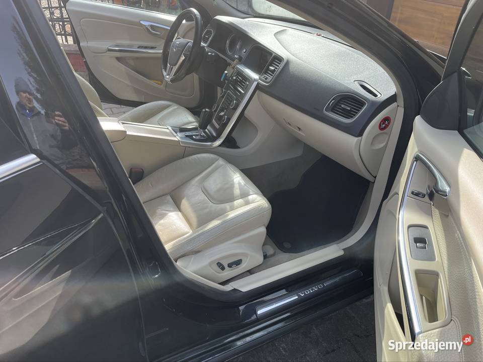 Volvo S60 25T 254 2011r gniazdo AUX sprzedam