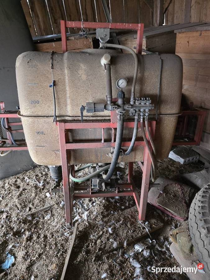 Opryskiwacz polowy zawieszany Czerwona Wola