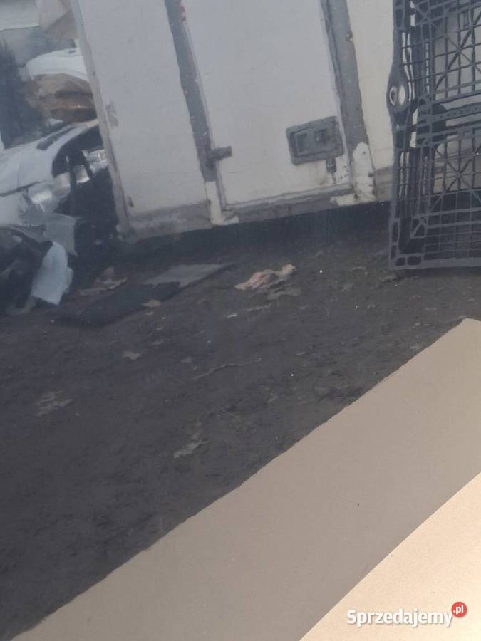 AUDI A4 B9 MASKA POKRYWA SILNIKA 8W0823029A osobowe Bieleń