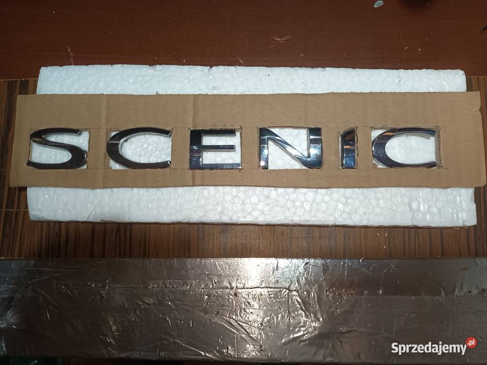 Emblemat na klapę bagażnika renault Scenic III benzyna